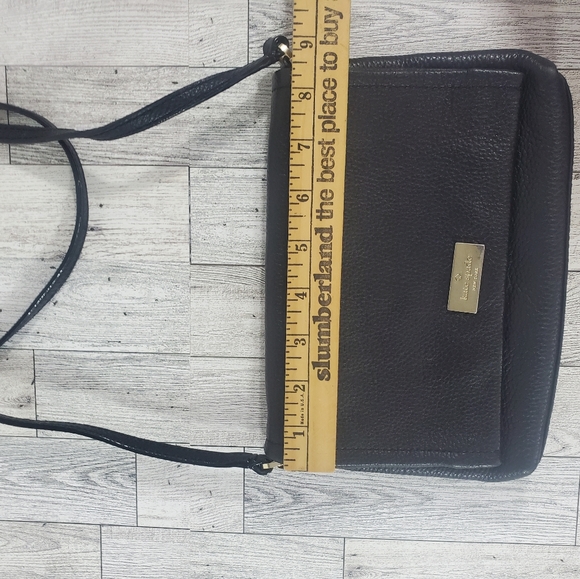 Kate Spade New York Small Cross Body Purse Black Peddled Cow Leather Gold Logo - Picture 4 of 9